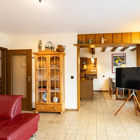 Grosszuegiges Feriendomizil Im Herzen Von Sankt Aldegund Room photo